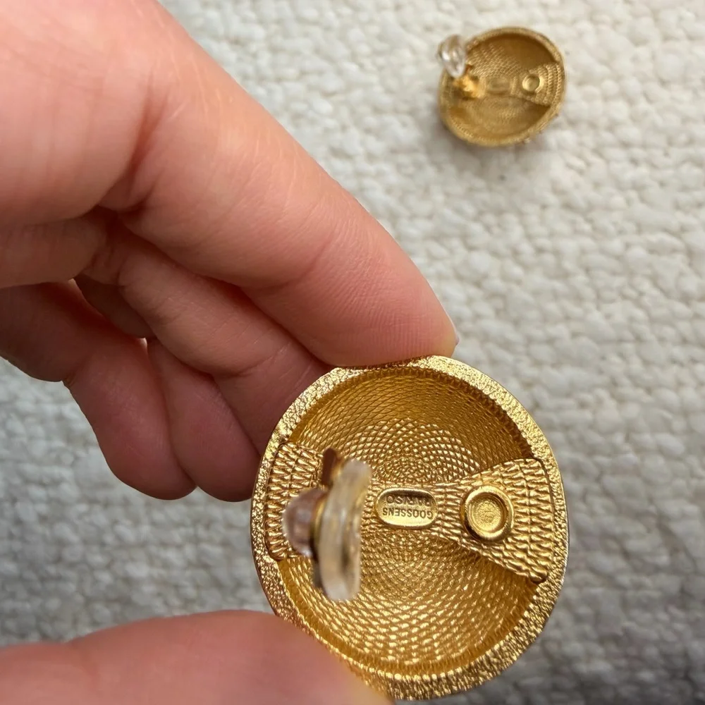 💙✨ Goossens Paris Gold & Blue Crystal Clip-On Earrings💙✨ - Picture 8 of 9